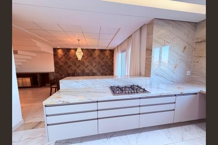 Casa para alugar com 730m², 4 quartos e 3 vagas Casa para alugar com 730m², 4 quartos e 3 vagasCozinha