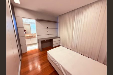 Casa para alugar com 730m², 4 quartos e 3 vagas Casa para alugar com 730m², 4 quartos e 3 vagasQuarto 3