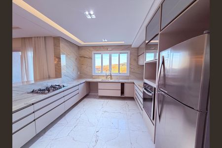 Casa para alugar com 730m², 4 quartos e 3 vagas Casa para alugar com 730m², 4 quartos e 3 vagasCozinha
