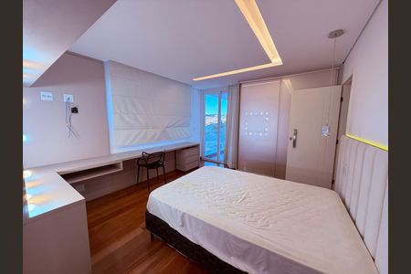 Casa para alugar com 730m², 4 quartos e 3 vagas Casa para alugar com 730m², 4 quartos e 3 vagasQuarto 2