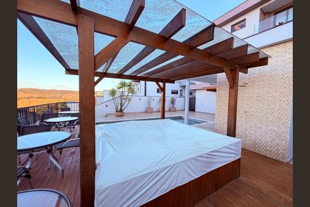 Casa para alugar com 730m², 4 quartos e 3 vagas Casa para alugar com 730m², 4 quartos e 3 vagasÁrea de lazer