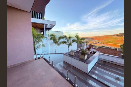 Casa para alugar com 730m², 4 quartos e 3 vagas Casa para alugar com 730m², 4 quartos e 3 vagasVaranda