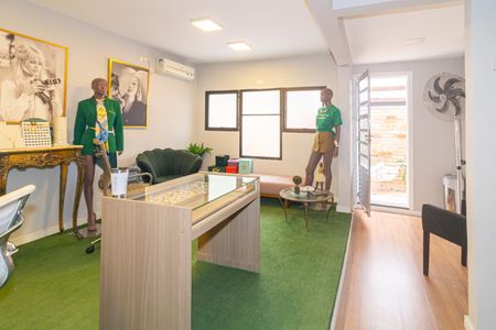 Casa para alugar com 190m², 2 quartos e 2 vagas Casa para alugar com 190m², 2 quartos e 2 vagasHall Piso Superior