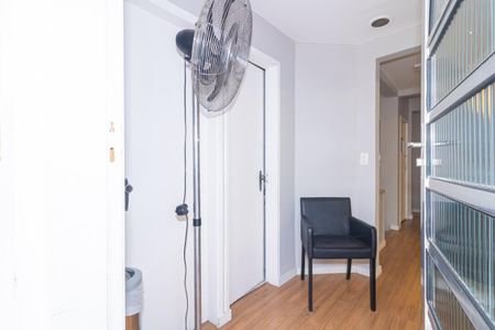 Casa para alugar com 190m², 2 quartos e 2 vagas Casa para alugar com 190m², 2 quartos e 2 vagasHall Piso Superior
