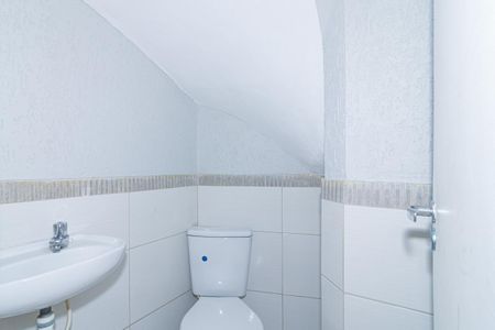 Casa para alugar com 190m², 2 quartos e 2 vagas Casa para alugar com 190m², 2 quartos e 2 vagasLavabo 1