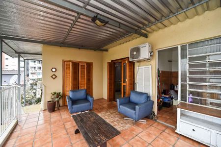 Casa para alugar com 180m², 2 quartos e 3 vagas Casa para alugar com 180m², 2 quartos e 3 vagasVaranda