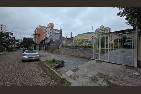 Casa para alugar com 180m², 2 quartos e 3 vagas Casa para alugar com 180m², 2 quartos e 3 vagasFachada