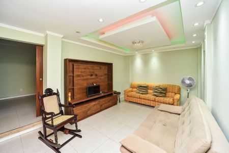 Sala/Casa térreo de casa para alugar com 2 quartos, 180m² em Jardim Itu, Porto Alegre