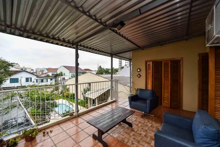 Casa para alugar com 180m², 2 quartos e 3 vagas Casa para alugar com 180m², 2 quartos e 3 vagasVaranda