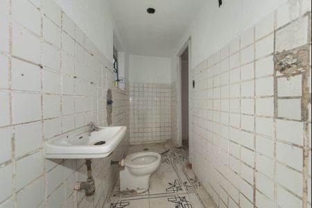 Banheiro de casa para alugar com 1 quarto, 48m² em Jardim Angela, São Paulo