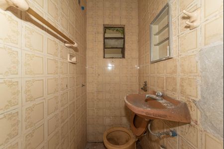 Banheiro de casa para alugar com 1 quarto, 40m² em Jardim Angela, São Paulo