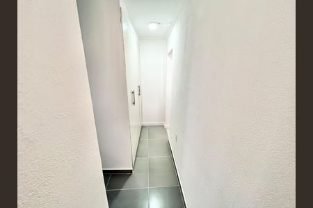 Casa para alugar com 379m², 7 quartos e 3 vagas Casa para alugar com 379m², 7 quartos e 3 vagasCorredor