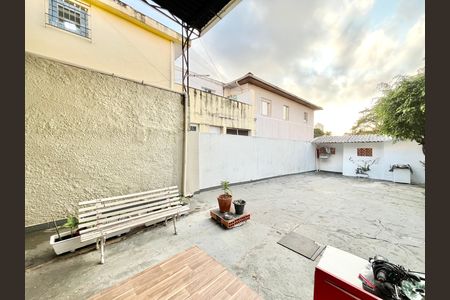 Casa para alugar com 379m², 7 quartos e 3 vagas Casa para alugar com 379m², 7 quartos e 3 vagasQuintal 2