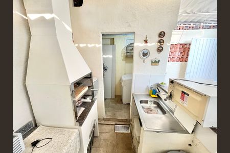 Casa para alugar com 379m², 7 quartos e 3 vagas Casa para alugar com 379m², 7 quartos e 3 vagasÁrea comum - Churrasqueira