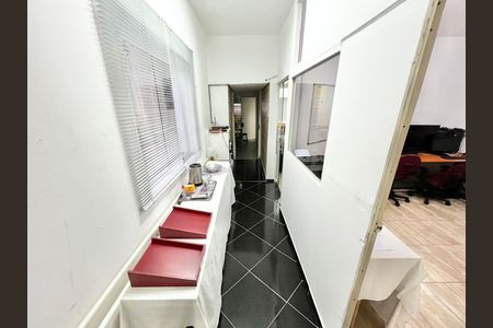 Casa para alugar com 379m², 7 quartos e 3 vagas Casa para alugar com 379m², 7 quartos e 3 vagasCorredor