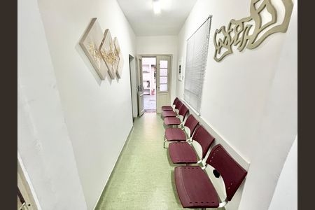Casa para alugar com 379m², 7 quartos e 3 vagas Casa para alugar com 379m², 7 quartos e 3 vagasCorredor