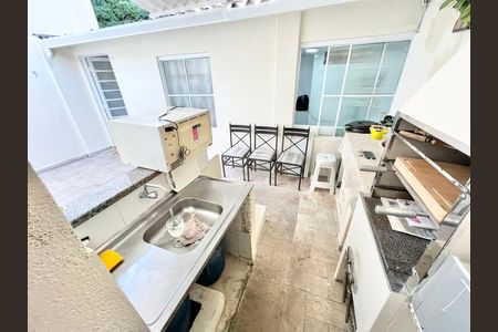 Casa para alugar com 379m², 7 quartos e 3 vagas Casa para alugar com 379m², 7 quartos e 3 vagasÁrea comum - Churrasqueira