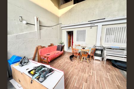 Casa para alugar com 379m², 7 quartos e 3 vagas Casa para alugar com 379m², 7 quartos e 3 vagasQuintal 2