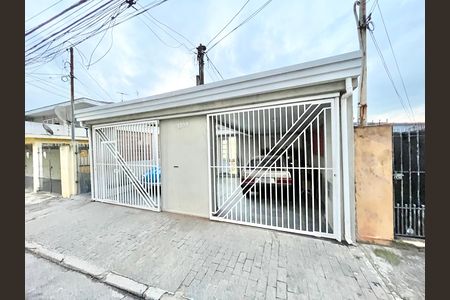 Casa para alugar com 379m², 7 quartos e 3 vagas Casa para alugar com 379m², 7 quartos e 3 vagasFachada