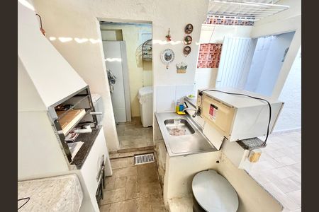 Casa para alugar com 379m², 7 quartos e 3 vagas Casa para alugar com 379m², 7 quartos e 3 vagasÁrea comum - Churrasqueira