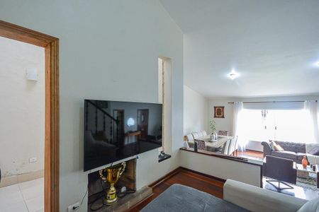 Sala de TV de casa à venda com 4 quartos, 284m² em Interlagos, São Paulo