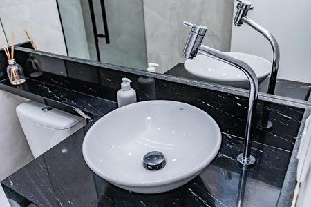 Apartamento à venda com 53m², 2 quartos e 1 vaga Apartamento à venda com 53m², 2 quartos e 1 vagaBanheiro
