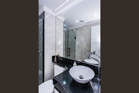 Apartamento à venda com 53m², 2 quartos e 1 vaga Apartamento à venda com 53m², 2 quartos e 1 vagaBanheiro
