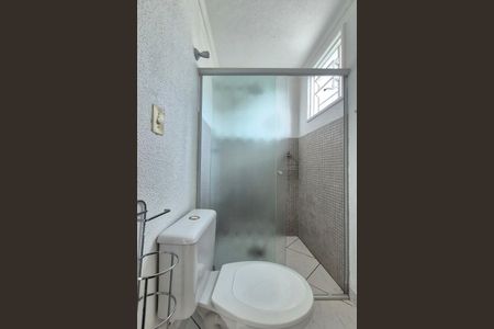 Casa à venda com 184m², 4 quartos e 4 vagas Casa à venda com 184m², 4 quartos e 4 vagasBanheiro da Suíte