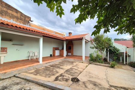 Casa à venda com 184m², 4 quartos e 4 vagas Casa à venda com 184m², 4 quartos e 4 vagasQuintal