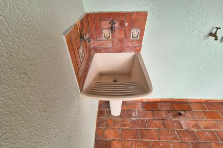 Casa à venda com 184m², 4 quartos e 4 vagas Casa à venda com 184m², 4 quartos e 4 vagasÁrea de Serviço