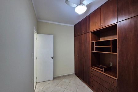 Casa à venda com 184m², 4 quartos e 4 vagas Casa à venda com 184m², 4 quartos e 4 vagasQuarto 1