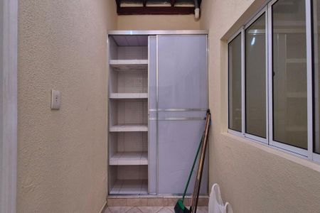 Casa à venda com 184m², 4 quartos e 4 vagas Casa à venda com 184m², 4 quartos e 4 vagasDespensa