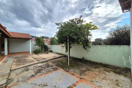Casa à venda com 184m², 4 quartos e 4 vagas Casa à venda com 184m², 4 quartos e 4 vagasQuintal