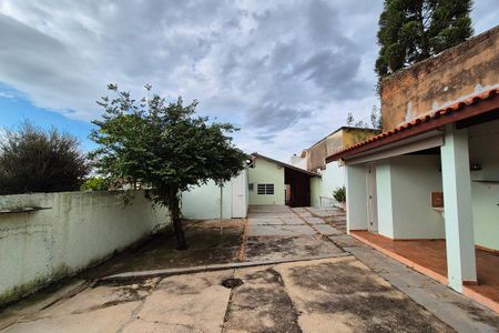 Casa à venda com 184m², 4 quartos e 4 vagas Casa à venda com 184m², 4 quartos e 4 vagasQuintal