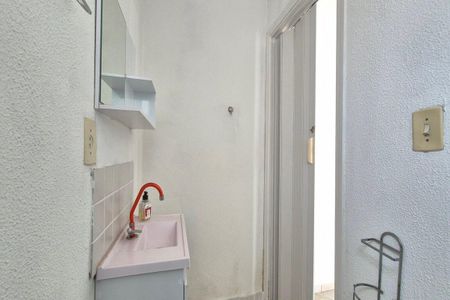 Casa à venda com 184m², 4 quartos e 4 vagas Casa à venda com 184m², 4 quartos e 4 vagasBanheiro da Suíte