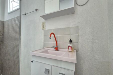 Casa à venda com 184m², 4 quartos e 4 vagas Casa à venda com 184m², 4 quartos e 4 vagasBanheiro da Suíte