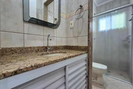 Casa à venda com 184m², 4 quartos e 4 vagas Casa à venda com 184m², 4 quartos e 4 vagasBanheiro