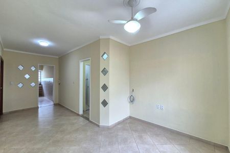 Casa à venda com 184m², 4 quartos e 4 vagas Casa à venda com 184m², 4 quartos e 4 vagasSala