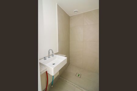Banheiro de kitnet/studio à venda com 1 quarto, 23m² em Cidade Baixa, Porto Alegre