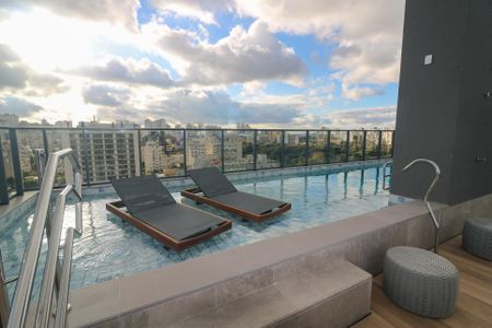 Studio à venda com 23m², 1 quarto e 1 vaga Studio à venda com 23m², 1 quarto e 1 vagaÁrea comum - Piscina