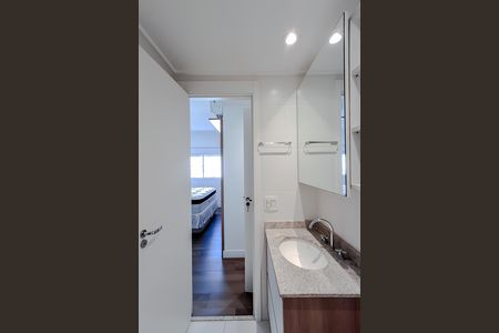 Apartamento para alugar com 70m², 2 quartos e 1 vaga Apartamento para alugar com 70m², 2 quartos e 1 vagaBanheiro da Suíte