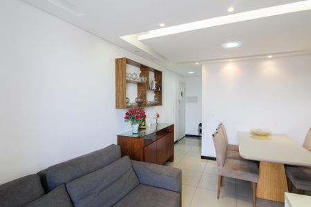 Apartamento à venda com 68m², 3 quartos e 1 vaga Apartamento à venda com 68m², 3 quartos e 1 vagaSala