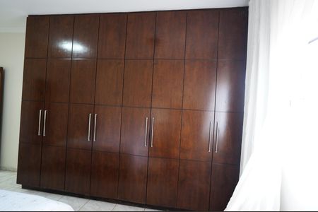 Casa à venda com 218m², 3 quartos e 2 vagas