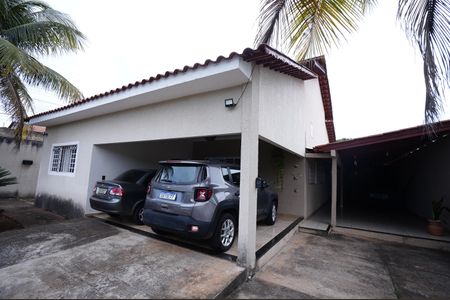 Casa à venda com 218m², 3 quartos e 2 vagas