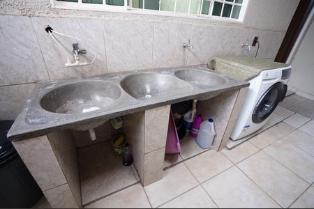 Casa à venda com 3 quartos, 218m² em Setor Urias Magalhães, Goiânia