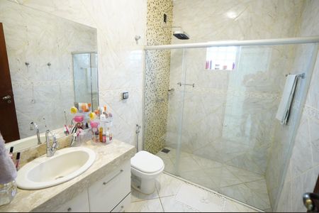 Casa à venda com 218m², 3 quartos e 2 vagas
