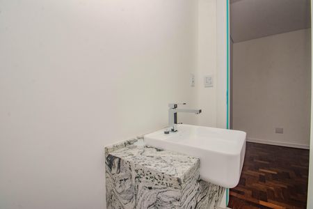 Apartamento à venda com 66m², 2 quartos e 1 vaga Apartamento à venda com 66m², 2 quartos e 1 vagaBanheiro Social