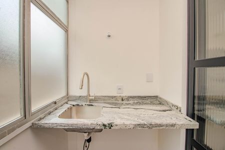 Apartamento à venda com 66m², 2 quartos e 1 vaga Apartamento à venda com 66m², 2 quartos e 1 vagaCozinha e Área de Serviço
