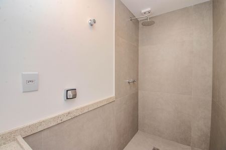 Apartamento à venda com 66m², 2 quartos e 1 vaga Apartamento à venda com 66m², 2 quartos e 1 vagaBanheiro da Suíte