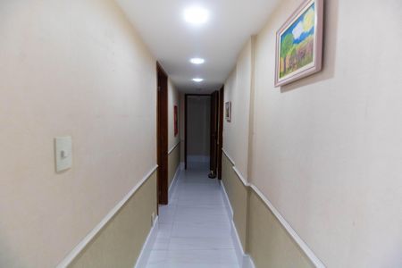 Apartamento à venda com 120m², 3 quartos e 2 vagas Apartamento à venda com 120m², 3 quartos e 2 vagasCorredor